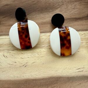 Vintage Tortoise Shell and White Round Clip-On Earrings